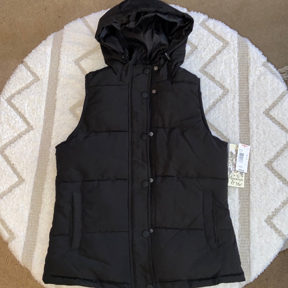 Maralyn & Me Black Puffer Vest with hood NWT